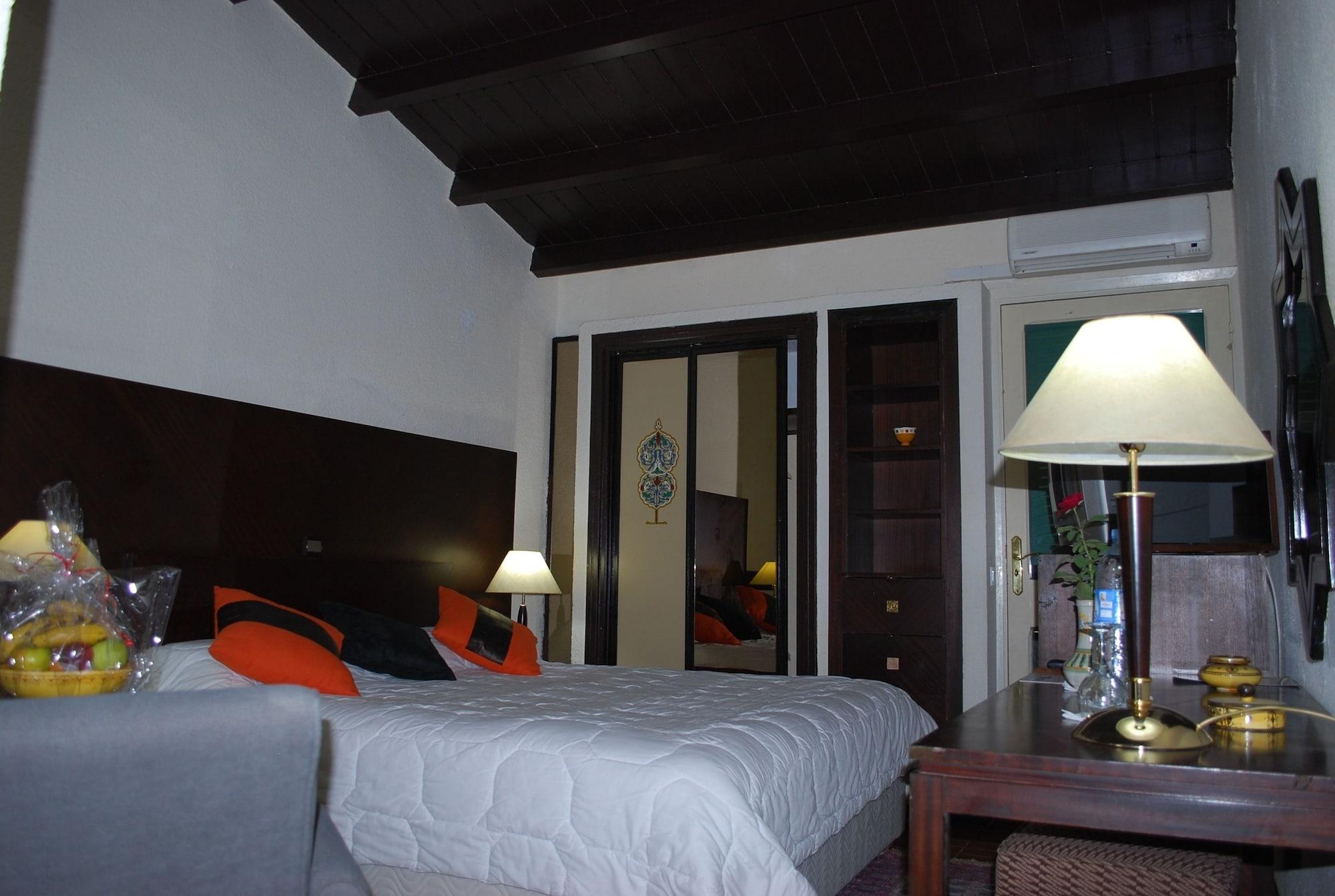 Hotel Moulay Yacoub Buitenkant foto