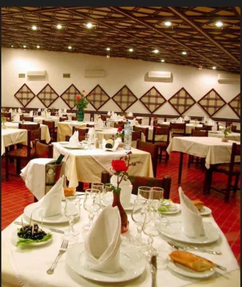 Hotel Moulay Yacoub Buitenkant foto