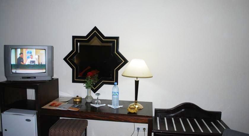 Hotel Moulay Yacoub Buitenkant foto